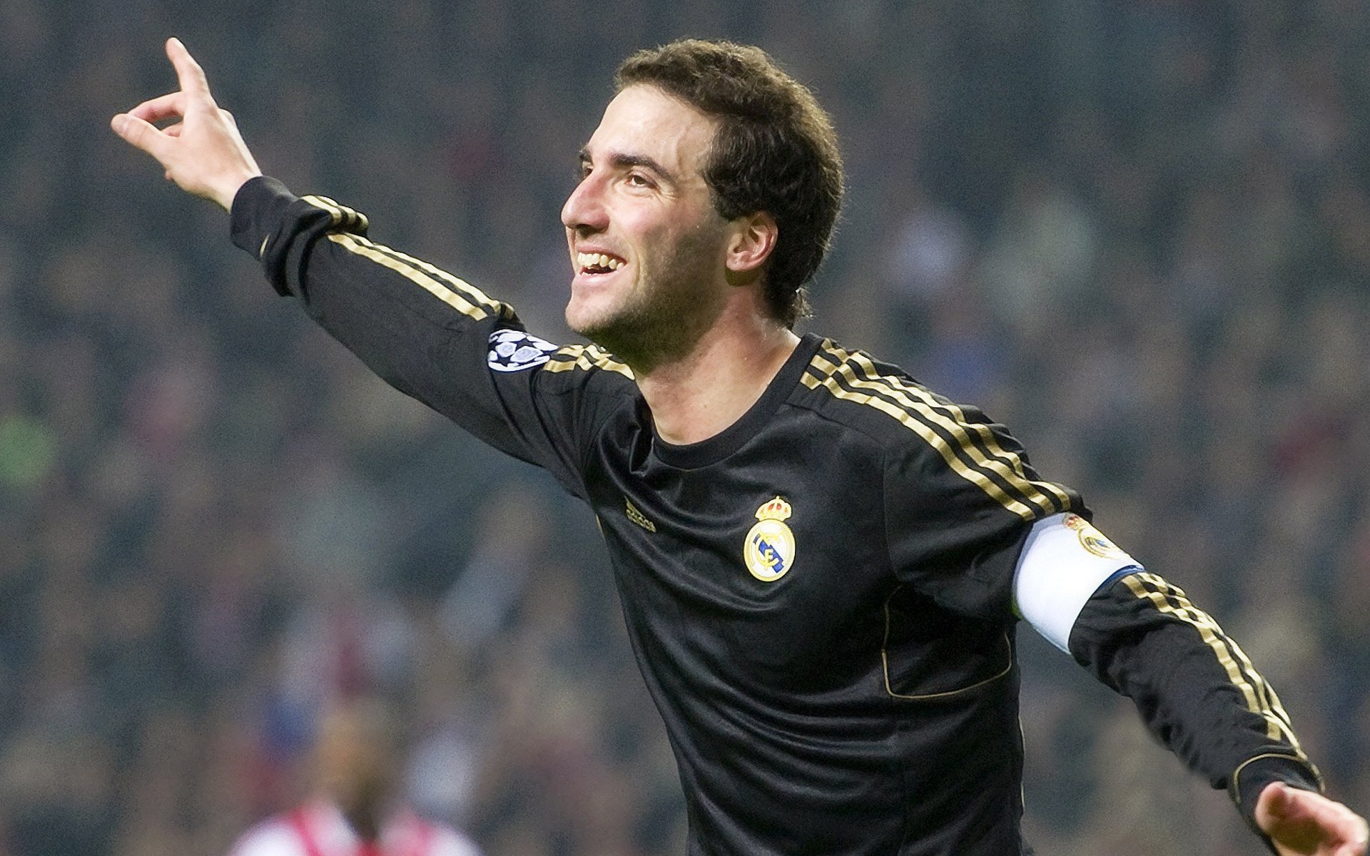 体育焦点事件即时发布，体育热点资讯